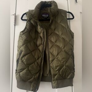 Patagonia Women’s Olive Green Down Vest -S